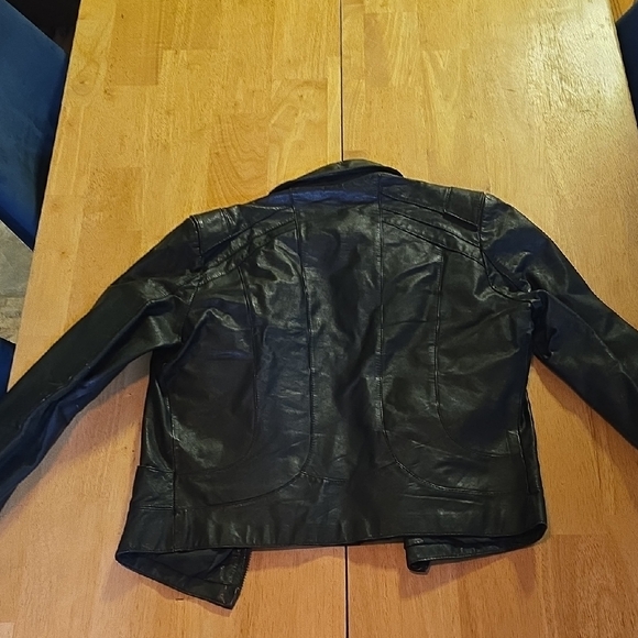 Vintage Black Leather Jacket - Picture 3 of 3